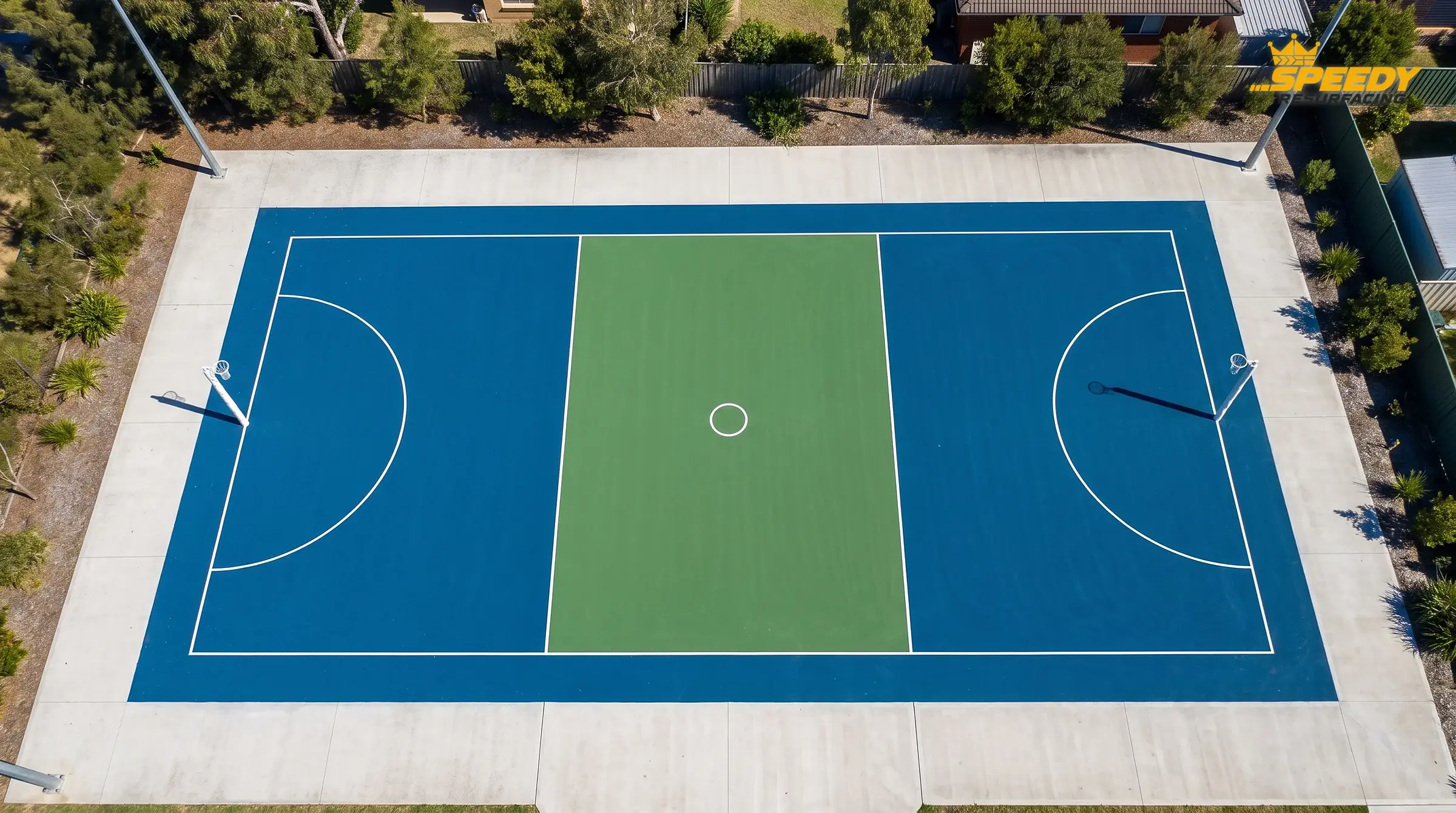 Regulation geometry from above: 30.5 × 15.25 m, three equal 10.16 m thirds, a 0.9 m centre circle and 4.9 m radius goal circles — every line 50 mm wide.